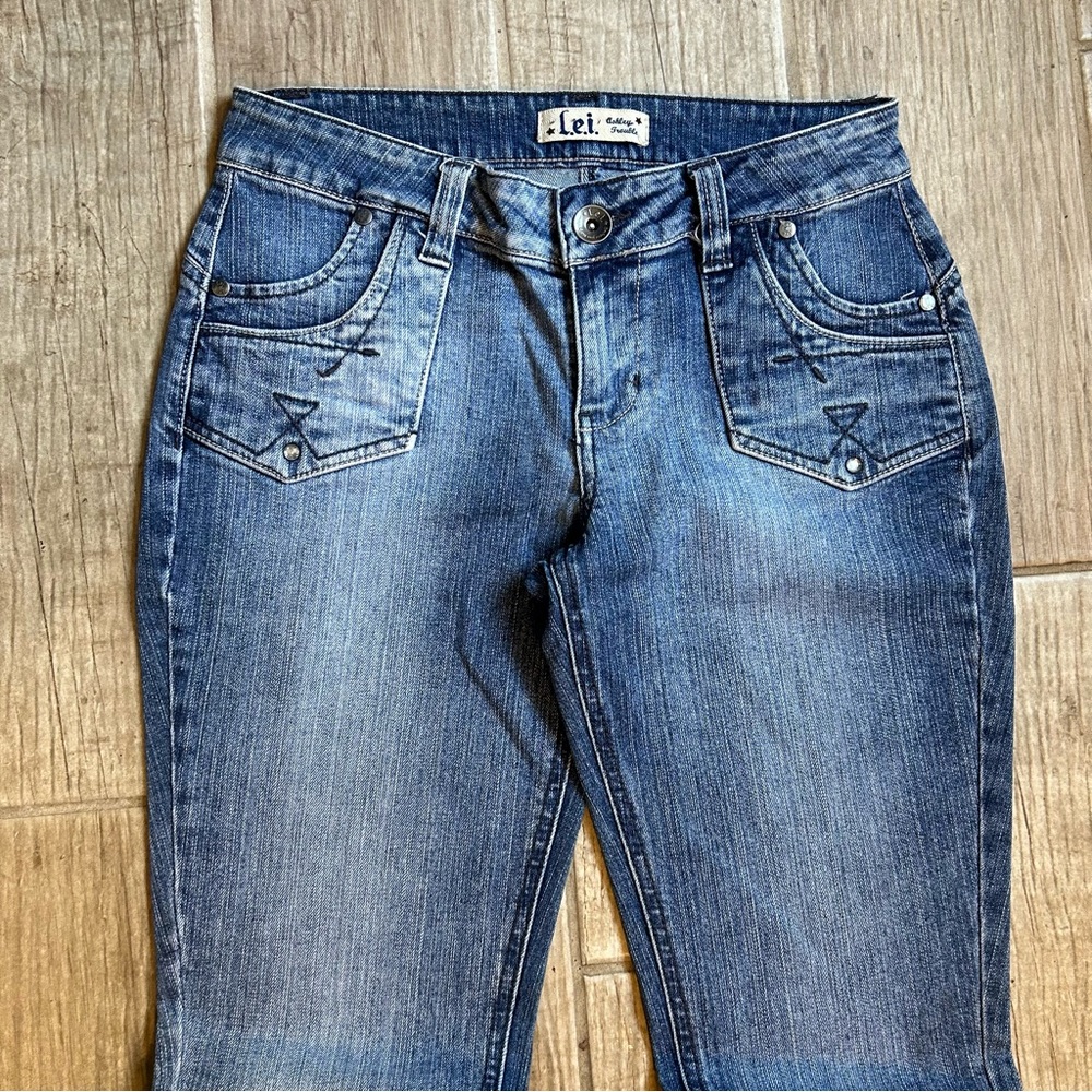Vintage L.E.I women’s 5 flare/bootcut rhinestone diamond jeans
